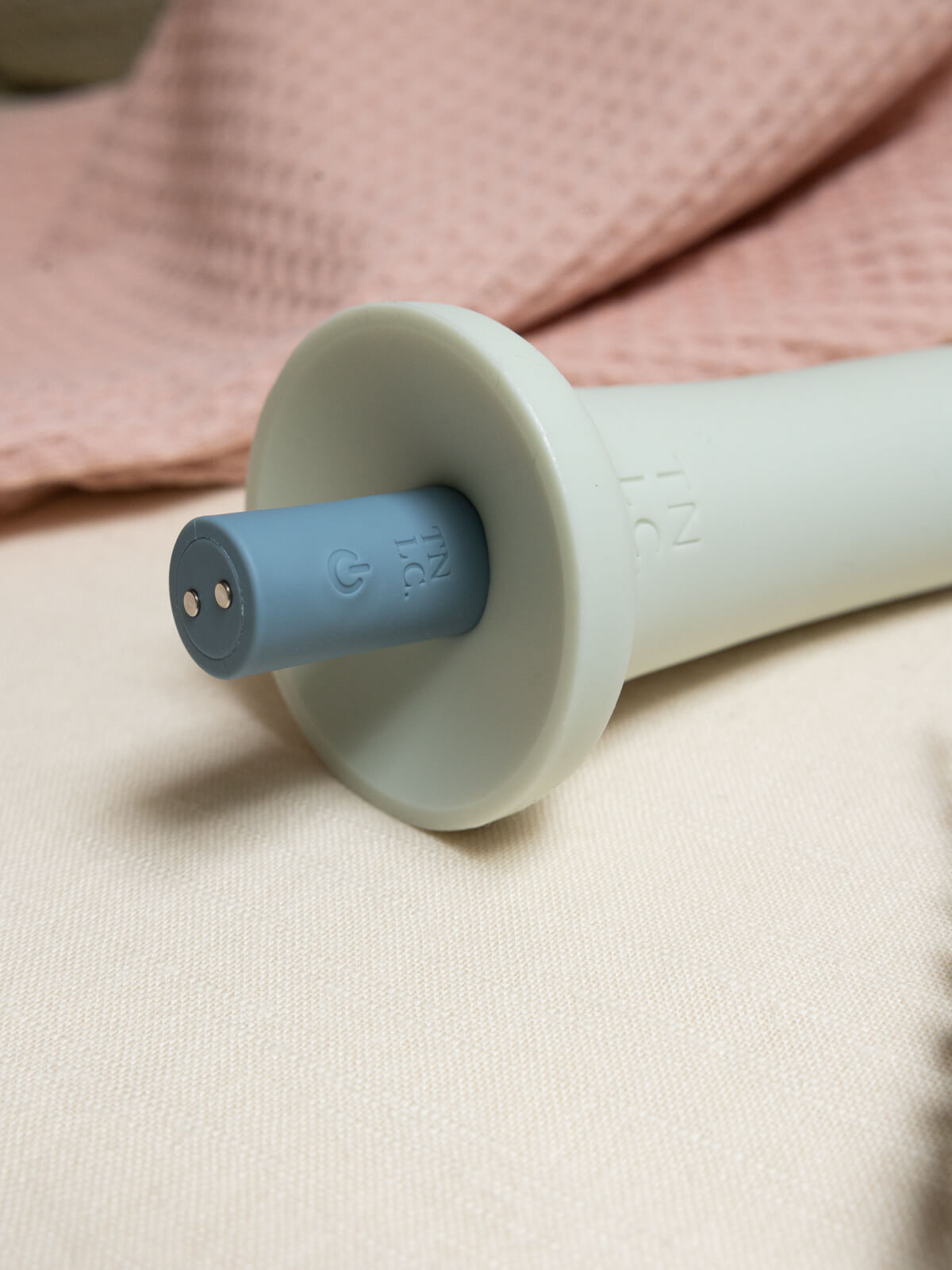 Introducing Dill G-Curve, a captivating pastel green treasure. With a generous 6 inches of insertable length and a girth of 5 inches at its thickest insertable point, Dill G-Curve is intricately sculpted for the ultimate stimulation and pleasure. Its prominent G-spot curve is ergonomically designed to cater to rather fabulous g-spot stimulation.  The Dill G-Curve unveils a unique charm – it’s been designed to be compatible with Elemi, our powerful bullet vibrator crafted from recycled ocean plastic.