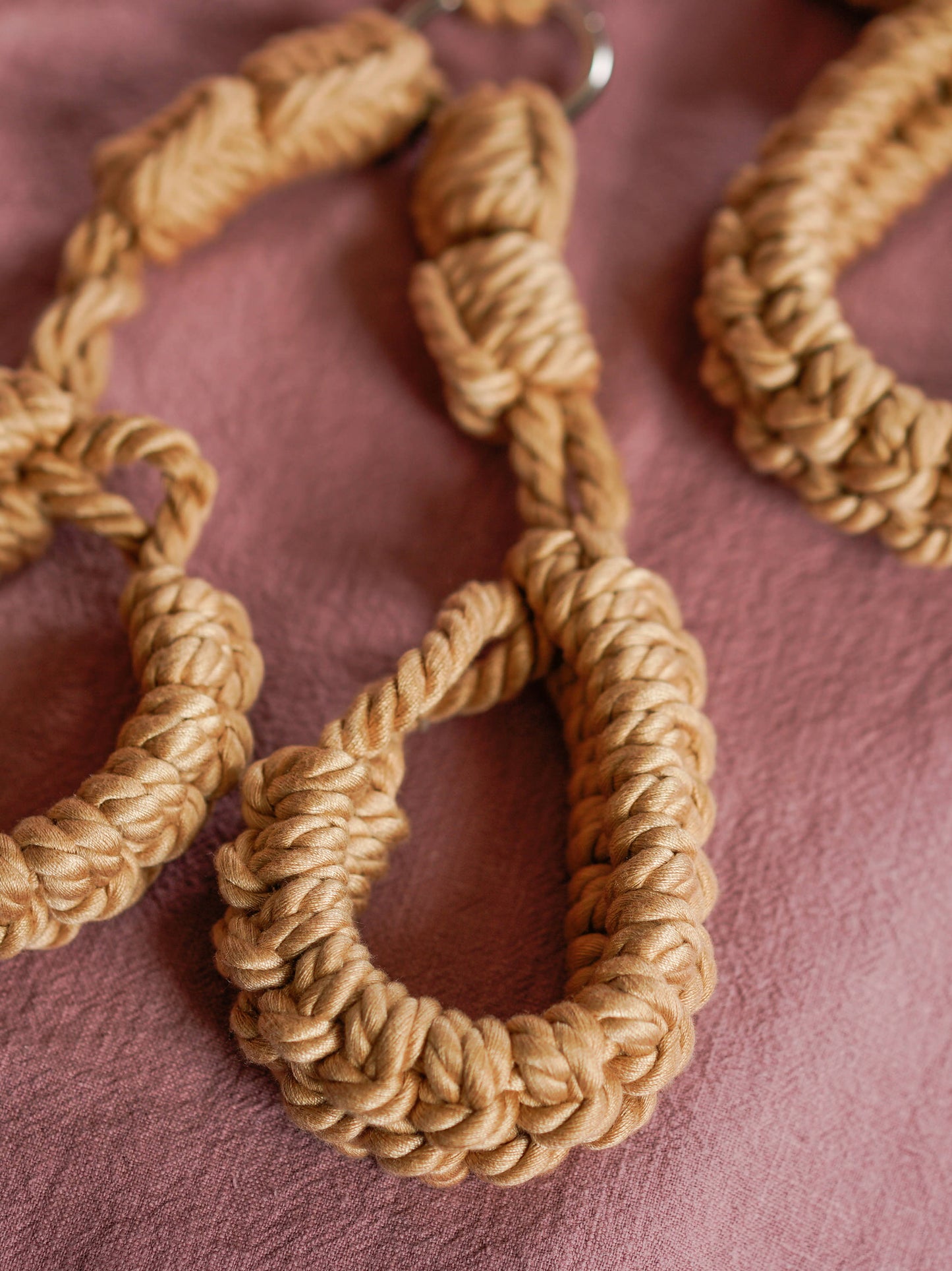 Kanuka collar to wrist restraint