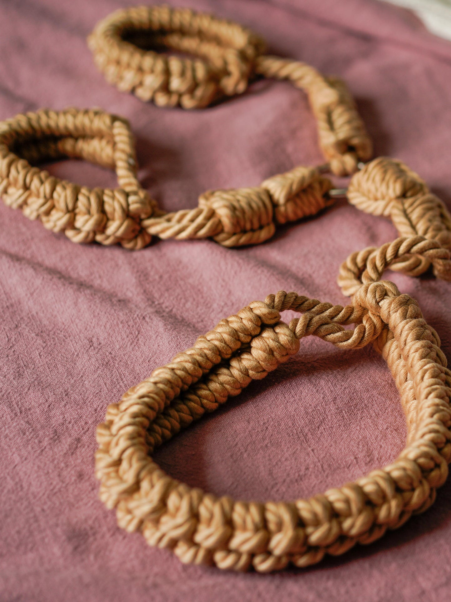 Kanuka collar to wrist restraint