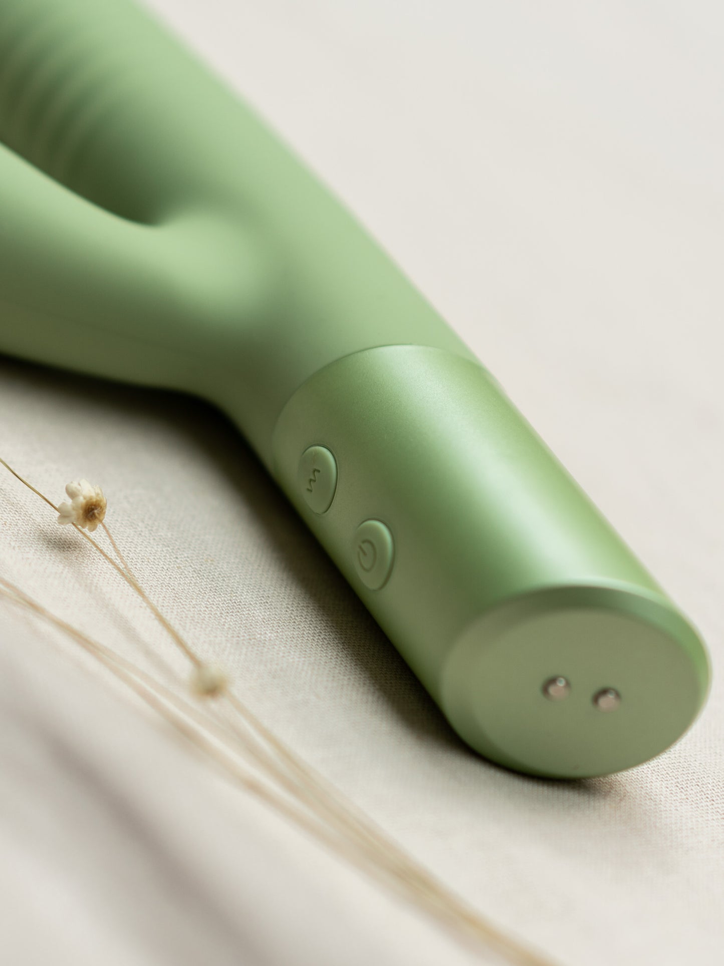 Available in buttery soft, pastel green silicone with an ocean recycled plastic core.  As well at the thrusting shaft, Yarrow also features a soft, subtle and flexible clitoral vibrator, similar in function to a rabbit dildo, so that you can enjoy clitoral stimulation whilst Yarrow’s thrusting shaft hits your g-spot and a-spot.