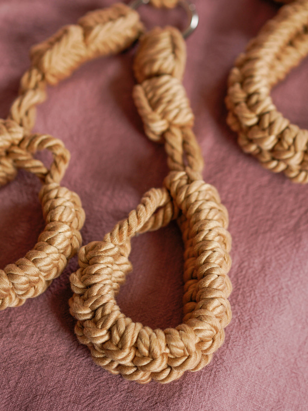 Kanuka collar to wrist restraint