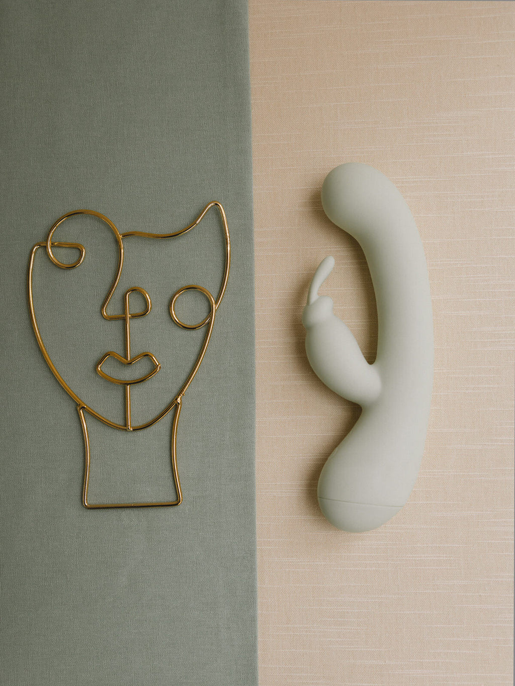 Experience the luxurious blend of simultaneous clitoral and G-spot stimulation with Saro, a sustainable rabbit vibrator that combines the classic rabbit vibe shape with cutting-edge features. Explore the dual stimulation of Saro’s G-spot teasing shaft and clitoris tickling ‘bunny ears’ for an unforgettable, yet sustainable, intimate experience.  Saro’s sleek inner body is now crafted from ocean plastic, coated with buttery soft, sanitary grade, silicone,